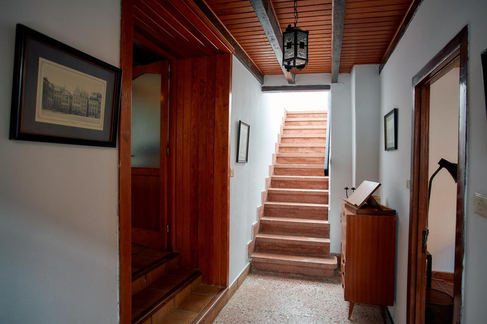Historic House With A View In The Old Town Vega de San Mateo