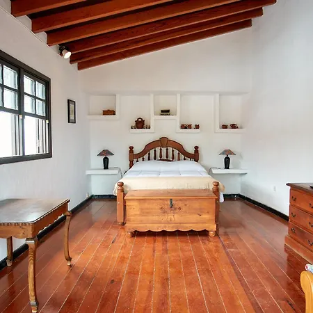 Villa Historic House With A View In The Old Town à Vega de San Mateo Extérieur photo